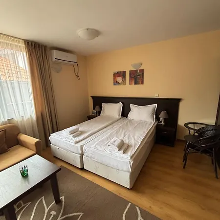 Apartment Royal Park Home2host *